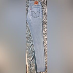 Levi’s 710 Super Skinny Jeans